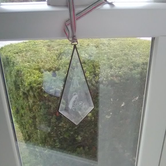 Madonna & Child Suncatcher - Picture 2 of 2